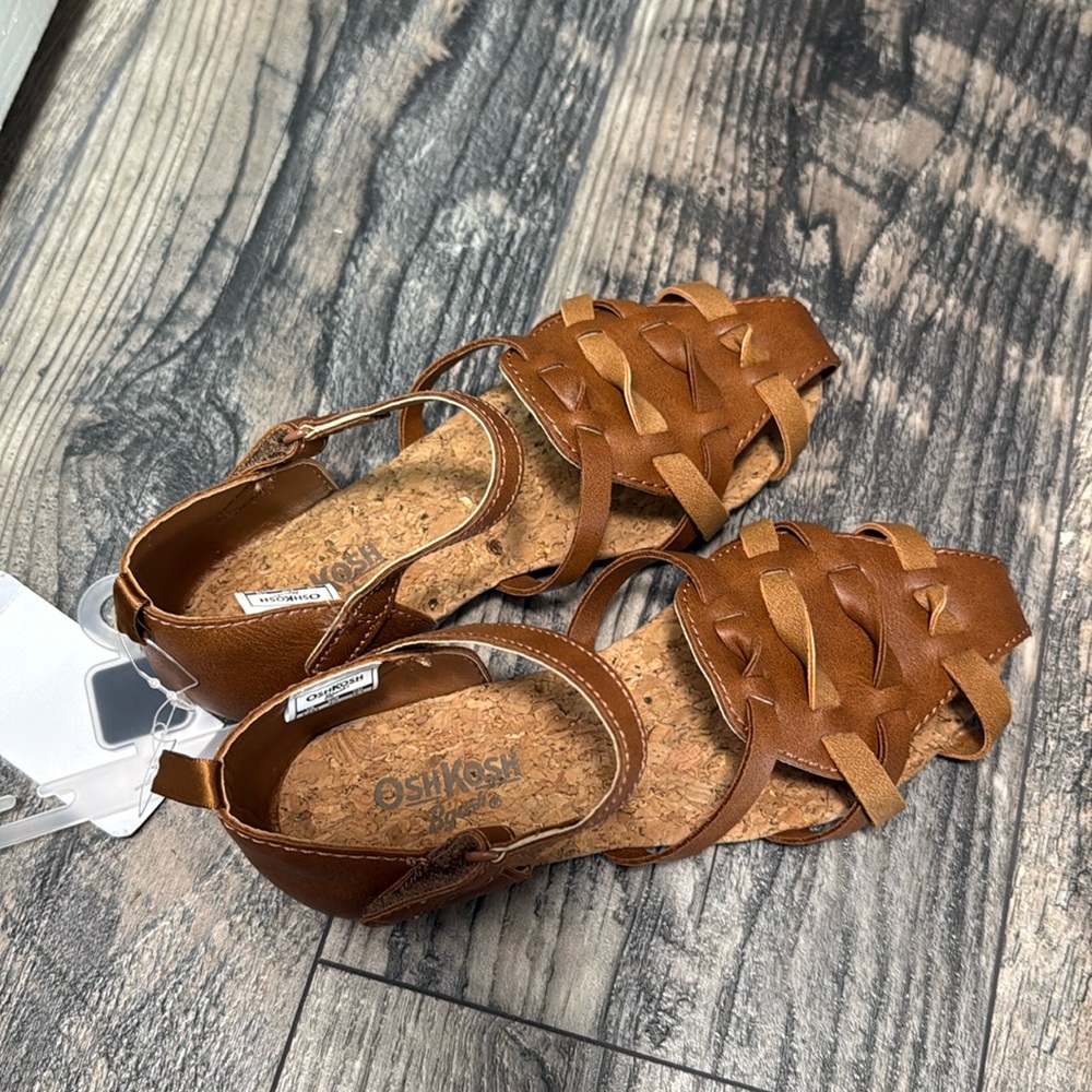 Oshkosh toddler girls sandals Hattie size 10 new brown fisherman